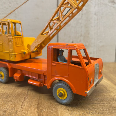 camion_dinky_toys