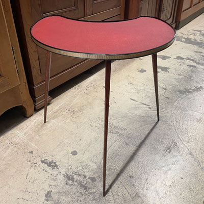 table_appoint_vintage_rouge
