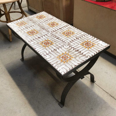table_salon_vintage_carreaux_faience