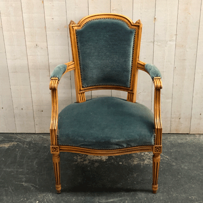 fauteuil_velours_bleu