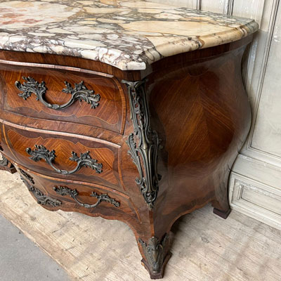 commode_arbalete_louisXV_marbre_marqueterie
