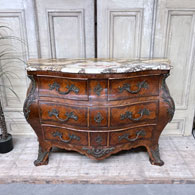 commode_arbalete_style_louisXV_dessus_marbre
