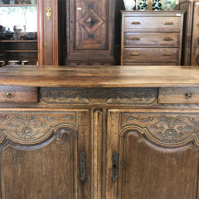 buffet_ancien_portes_sculptees