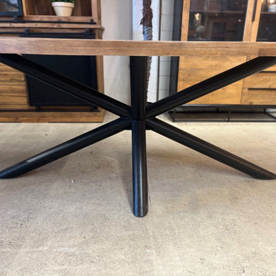 table_manguier_ovale_style_industriel