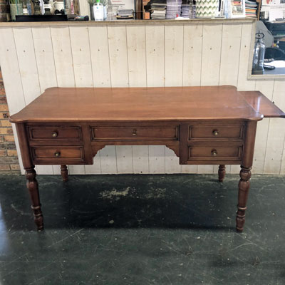 bureau_merisier_tablettes