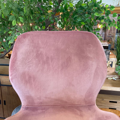 chaise_velours_vieux_rose