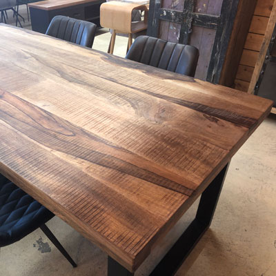 table_plateau_manguier_pieds_metal