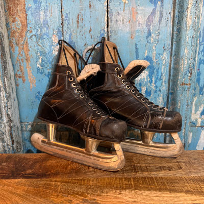 paire_patins_glace_anciens
