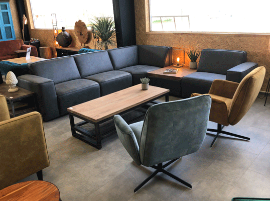 canape_angle_avec_table_salon_integre