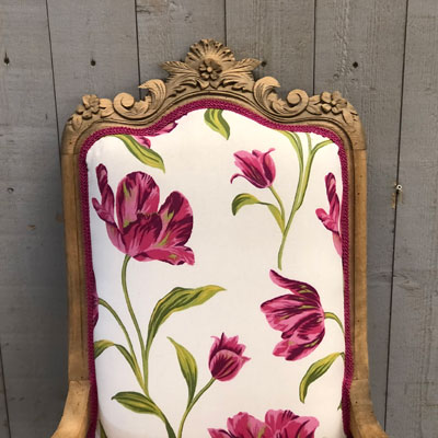 fauteuil_restaure_tissu_fleuri