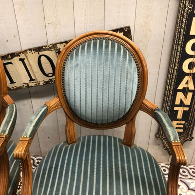 fauteuil_medaillon