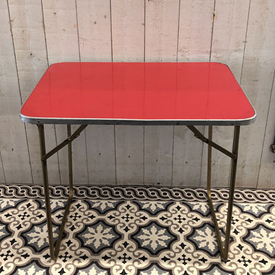 table_pliante_vintage_rouge