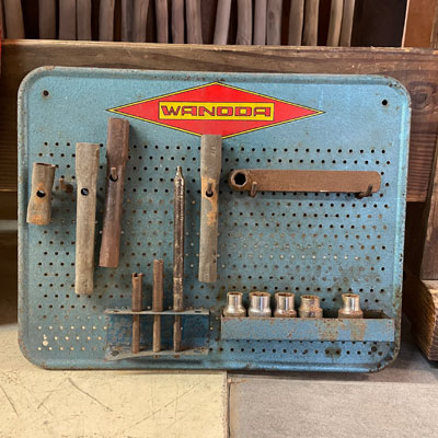 panneau_metal_rangement_outils