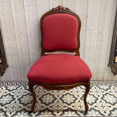 chaise_ancienne_tissu_rouge