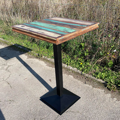 table_haute_plateau_bois_recycle_colore_pied_metal