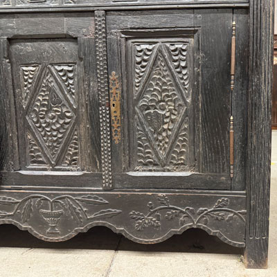 buffet_chene_sculpte_noir_ancien