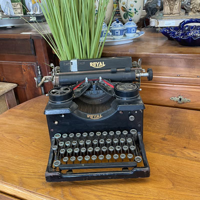 machine_a_ecrire_ancienne_royal