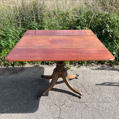 table_carree_ancienne